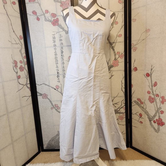 Ann Taylor Dresses & Skirts - Ann Taylor Sleeveless Midi Dress 0